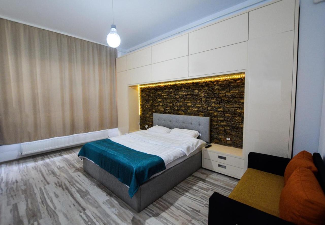 Lakeside Studio Mamaia Central Екстериор снимка