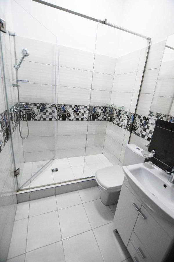 Lakeside Studio Mamaia Central Екстериор снимка