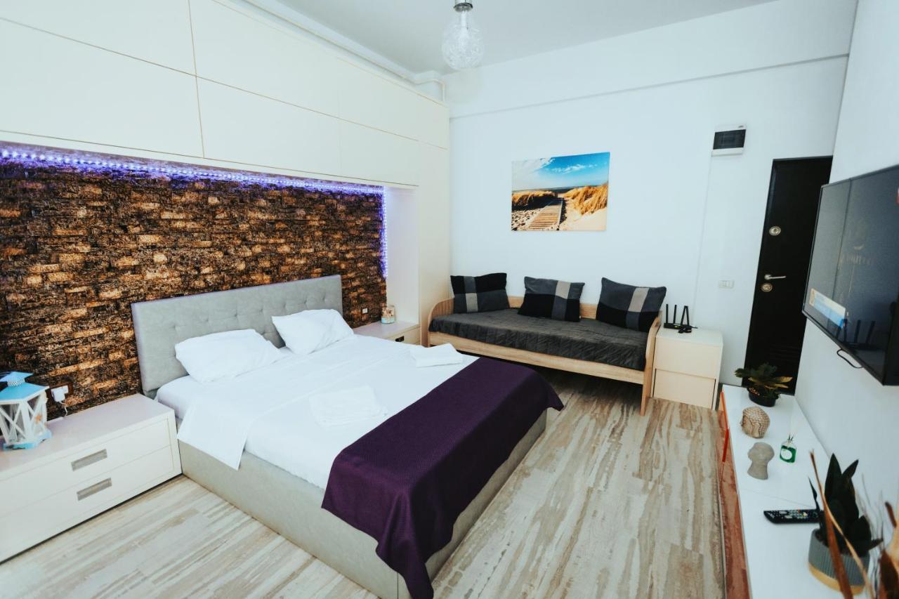 Lakeside Studio Mamaia Central Екстериор снимка