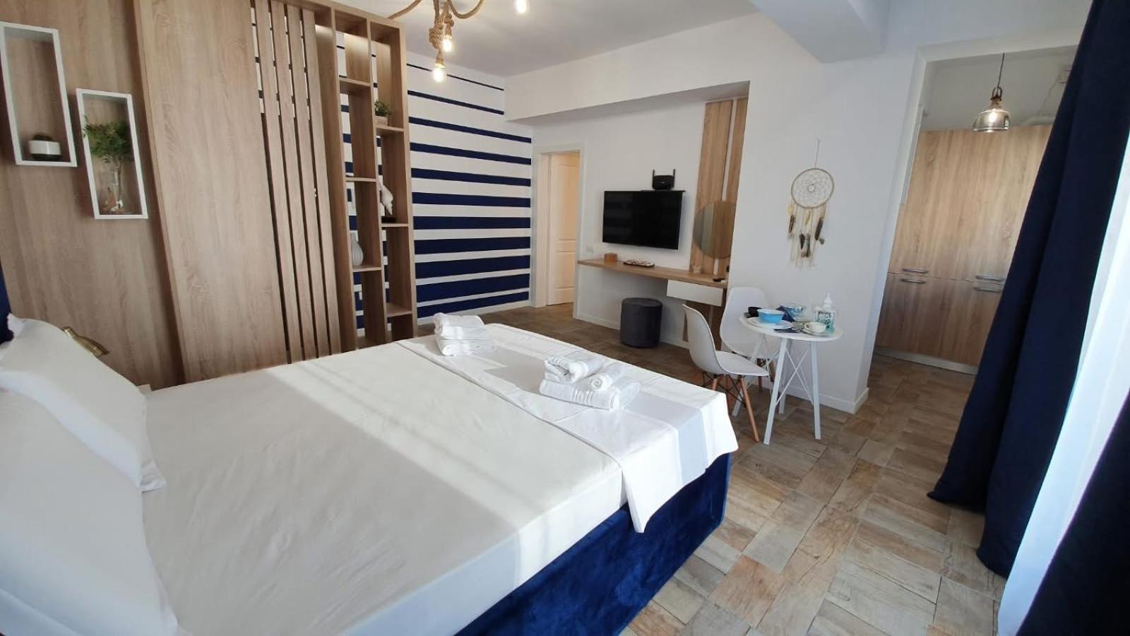 Lakeside Studio Mamaia Central Екстериор снимка
